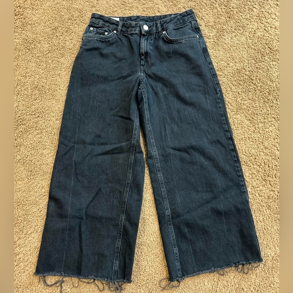 Pull&Bear High Rise Wide Leg Cropped Jeans Dark Black Size 6 - Picture 4 of 4